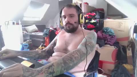 _smiley_bear27 online show from 14, 1, 2026