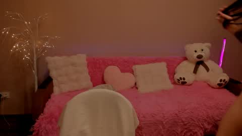 _stella_aa online show from 4, 4, 2026