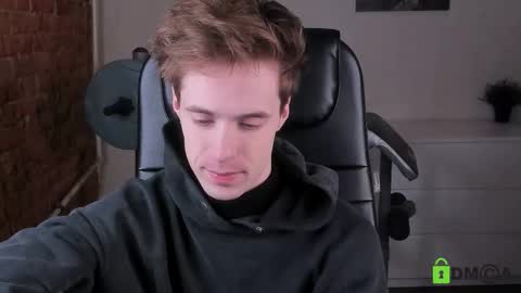 Snapshot of _tokyo_ghoul chatting on 21, 12, 2025 _tokyo_ghoul online show from 21, 12, 2025