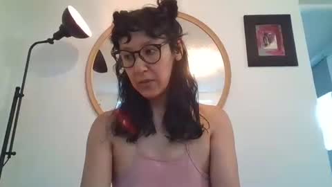 Snapshot of _tutti_frutti_ chatting on 5, 5, 2026 _tutti_frutti_ online show from 5, 5, 2026