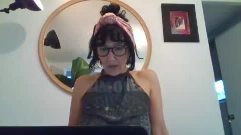 Snapshot of _tutti_frutti_ chatting on 8, 7, 2026 _tutti_frutti_ online show from 8, 7, 2026