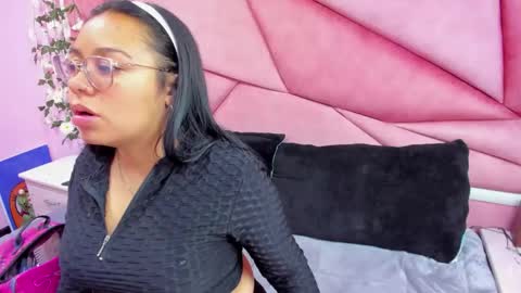 Snapshot of _violeta_18 chatting on 15, 9, 2025 _violeta_18 online show from 15, 9, 2025