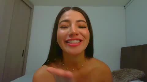 Snapshot of _violeta_white_ chatting on 13, 1, 2025 Violeta online show from 13, 1, 2025