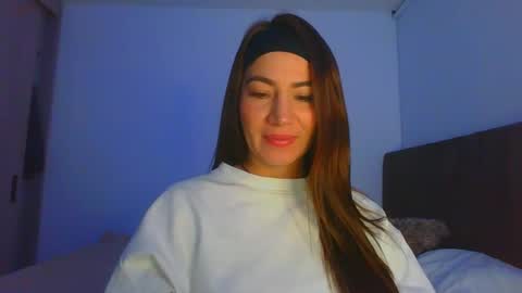 Snapshot of _violeta_white_ chatting on 17, 1, 2025 Violeta online show from 17, 1, 2025