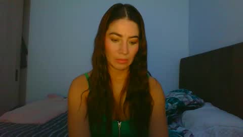 Snapshot of _violeta_white_ chatting on 21, 1, 2025 Violeta online show from 21, 1, 2025