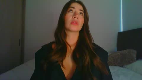 Snapshot of _violeta_white_ chatting on 28, 1, 2025 Violeta online show from 28, 1, 2025