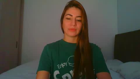Snapshot of _violeta_white_ chatting on 14, 2, 2025 Violeta online show from 14, 2, 2025
