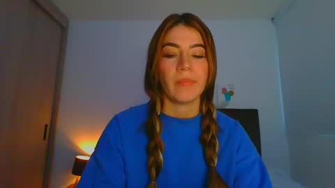 Snapshot of _violeta_white_ chatting on 21, 2, 2025 Violeta online show from 21, 2, 2025