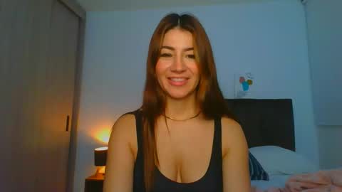 Snapshot of _violeta_white_ chatting on 10, 3, 2025 Violeta online show from 10, 3, 2025