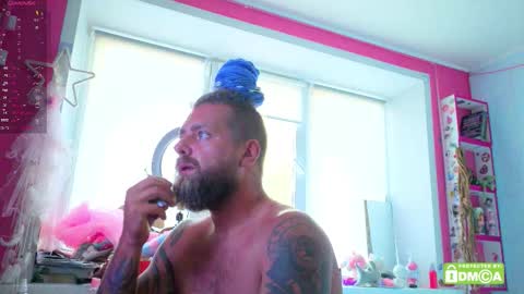 Wayan online show from 14, 10, 2025
