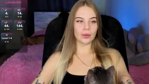 Snapshot of _wednesday_addams_ chatting on 13, 10, 2025 Vera online show from 13, 10, 2025