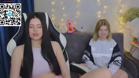 Fiona and Wayne online show from 5, 3, 2026