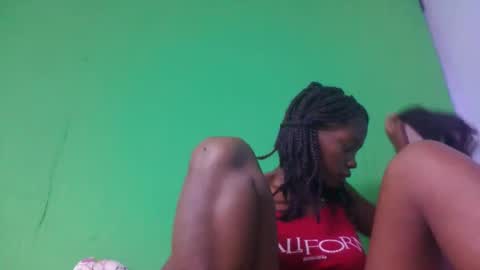 Snapshot of aadienne chatting on 17, 5, 2026 aadienne online show from 17, 5, 2026