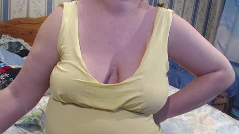 Snapshot of aamarillis chatting on 2, 3, 2025 NINA online show from 2, 3, 2025