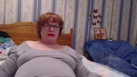 Snapshot of aamarillis chatting on 17, 11, 2025 NINA online show from 17, 11, 2025