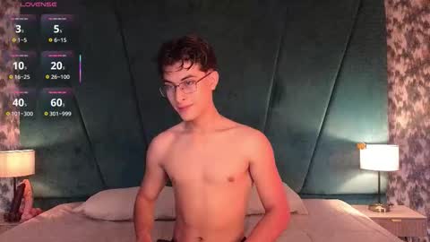 Snapshot of aaron_eze chatting on 11, 2, 2026 Aaron Ezequiel online show from 11, 2, 2026