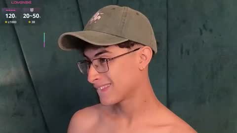 Snapshot of aaron_eze chatting on 13, 2, 2026 Aaron Ezequiel online show from 13, 2, 2026