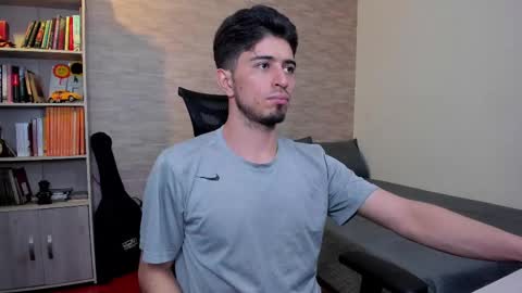 Aaron online show from 8, 3, 2025