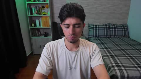 Aaron online show from 8, 11, 2025