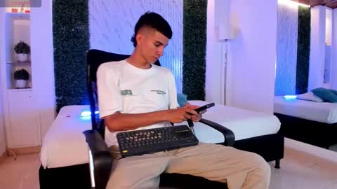 Aaron online show from 17, 1, 2026