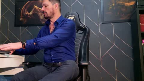 Aaron online show from 30, 1, 2025