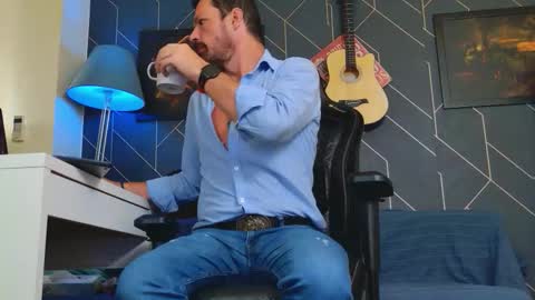 Aaron online show from 25, 9, 2025