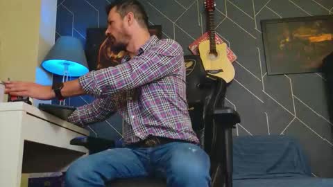 Aaron online show from 20, 10, 2025