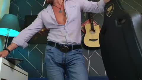 Snapshot of aaronbomer chatting on 7, 3, 2026 Aaron online show from 7, 3, 2026