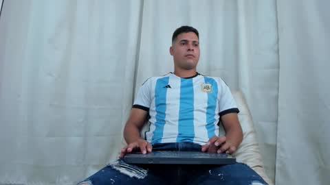 AaronCameron1 online show from 3, 2, 2026