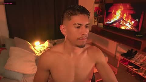 Snapshot of aaronfox_ chatting on 6, 6, 2026 AARON online show from 6, 6, 2026