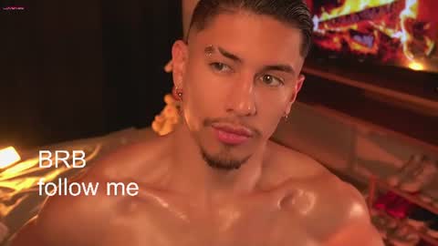 Snapshot of aaronfox_ chatting on 17, 6, 2026 AARON online show from 17, 6, 2026