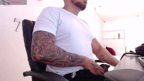 ig aaron hunter123 online show from 24, 2, 2025