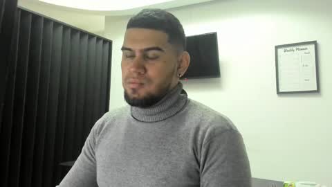 ig aaron hunter123 online show from 24, 2, 2026