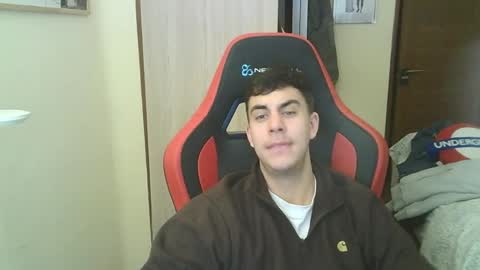 Snapshot of aaronlavine chatting on 25, 4, 2026 aaronlavine online show from 25, 4, 2026