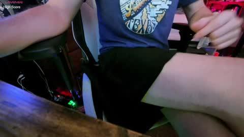 Snapshot of aaronskeetman chatting on 17, 5, 2026 Aaron Skeetman online show from 17, 5, 2026