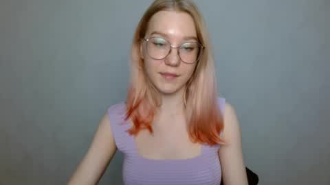 Abby Lovense is active online show from 24, 12, 2024