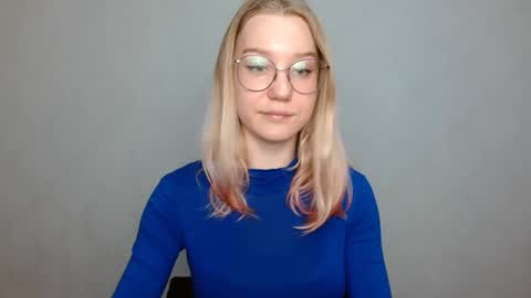 Abby Lovense is active online show from 18, 1, 2025