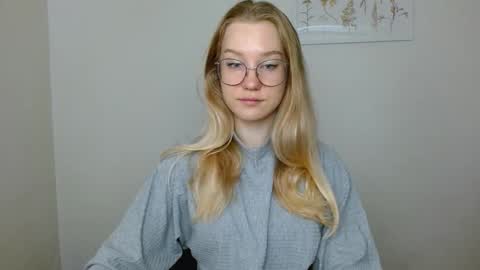 Abby Lovense is active online show from 14, 9, 2025