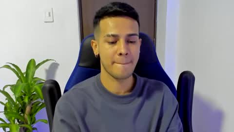 Snapshot of abelasburgo chatting on 7, 3, 2025 Independence model AbelAsburgo online show from 7, 3, 2025