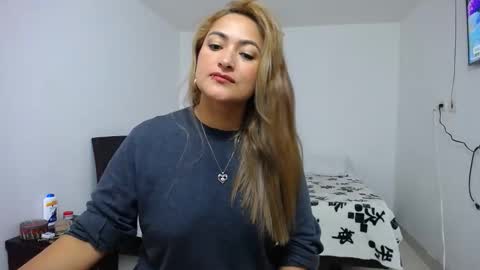 Snapshot of abie_spicy_ chatting on 1, 12, 2025 ximena online show from 1, 12, 2025