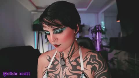 Snapshot of abril__colen chatting on 15, 5, 2026 April online show from 15, 5, 2026