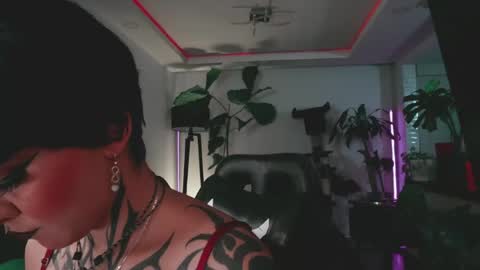 Snapshot of abril__colen chatting on 9, 6, 2026 April online show from 9, 6, 2026