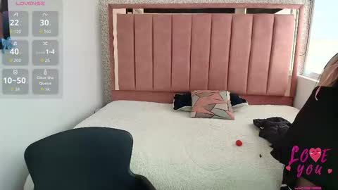 Abril Fox online show from 23, 3, 2026