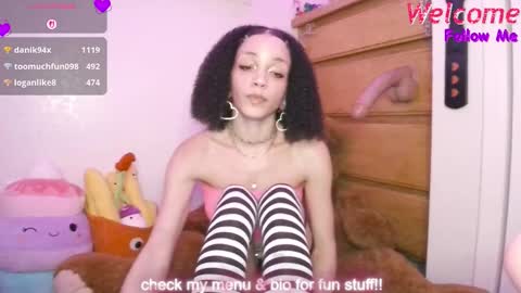 Snapshot of abruisedpeach chatting on 30, 11, 2025 Peach online show from 30, 11, 2025