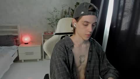 Snapshot of abslut chatting on 27, 7, 2026 Nick online show from 27, 7, 2026