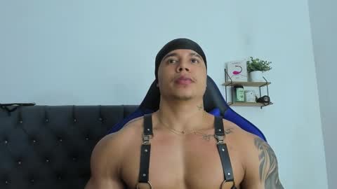 adam boss online show from 28, 2, 2026