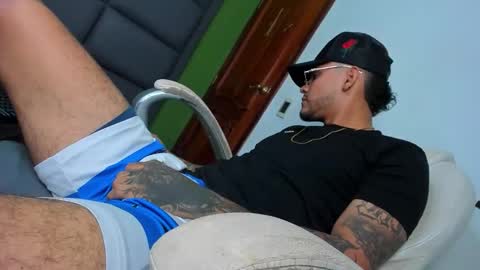 Snapshot of adam_killian chatting on 3, 12, 2025 adam_killian online show from 3, 12, 2025