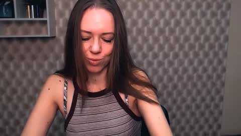 adamais_ online show from 8, 3, 2025