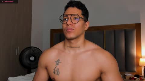 adambrocs1 online show from 10, 3, 2025