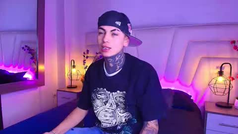 Snapshot of adamswalkerr_ chatting on 5, 2, 2026 AdamsWalkerr online show from 5, 2, 2026